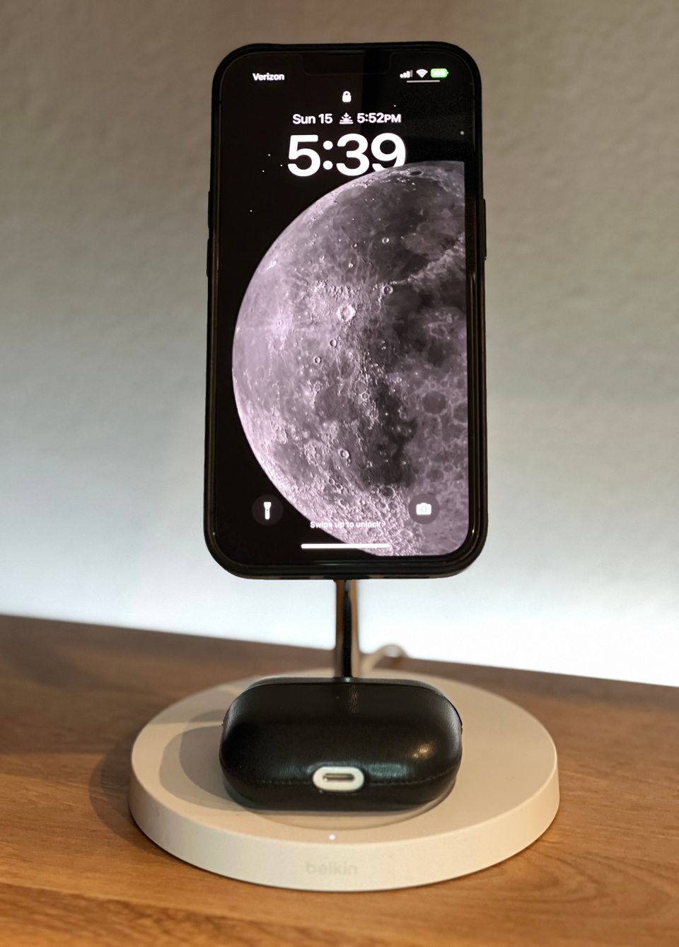 Belkin BoostCharge Pro 2-in-1 Wireless Charger Stand Review